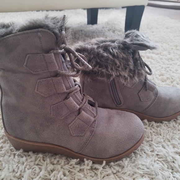 Ankle boots with faux fur and small wedge heel - Picture 2 of 3